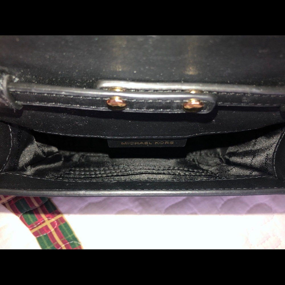 Michael Kors Ruby Medium LOVE Crossbody Bag - Picture 3 of 5